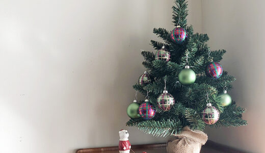 卓上クリスマスツリーがおしゃれ。ミニサイズのかわいいツリーは我が家の新定番に。