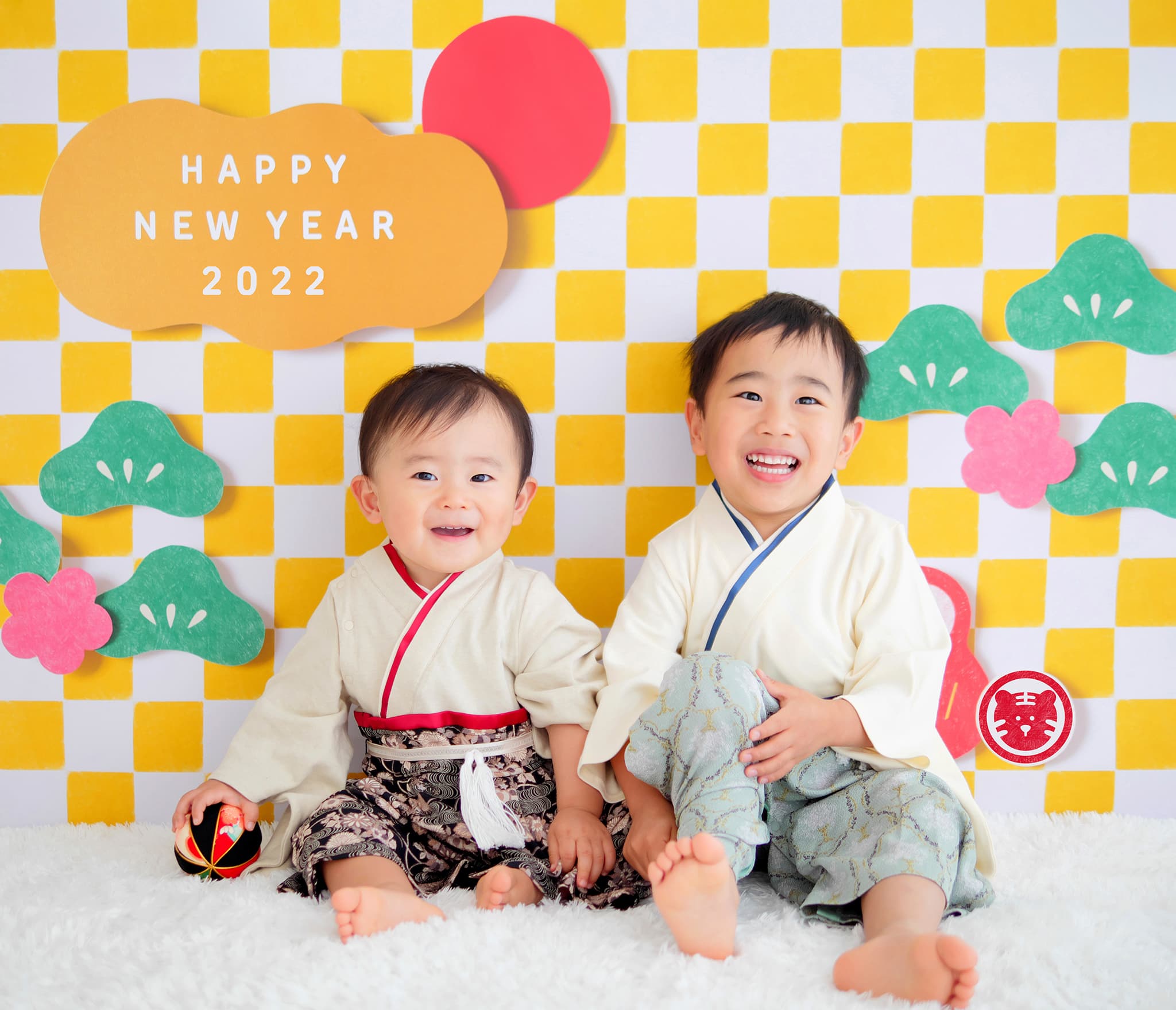 袴ロンパースの色の選び方　年賀状やひなまつり、子どもの日、お食い初めなど様々なイベントで使えます