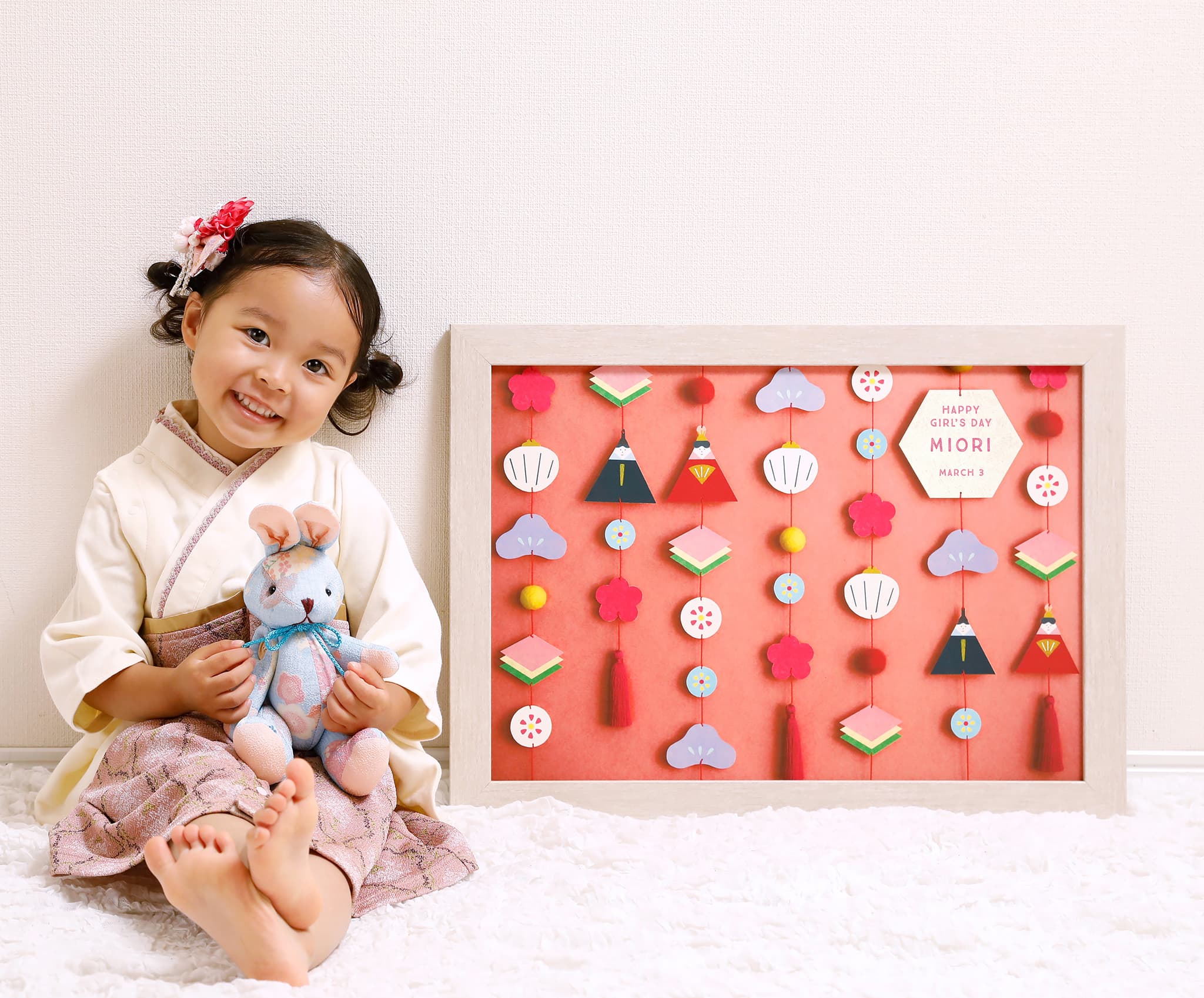 ー発売以来「毎年完売！」の人気商品
「おしゃれな雛人形のデザインポスター」で新しいひな祭りの楽しみ方を